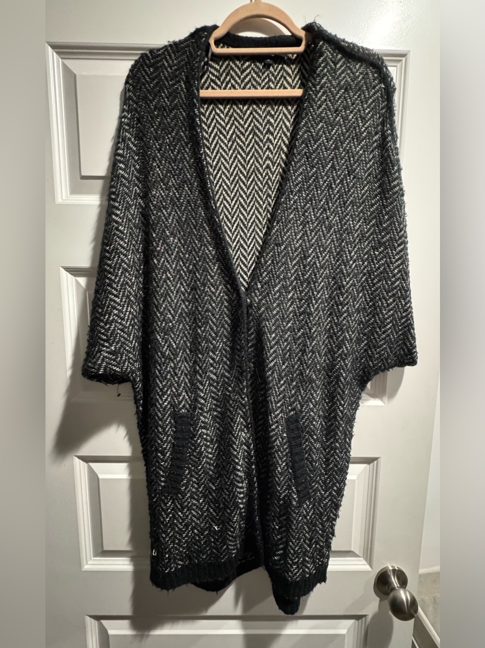 Lindex Women’s Black & White Herringbone Sweater Cardigan in M